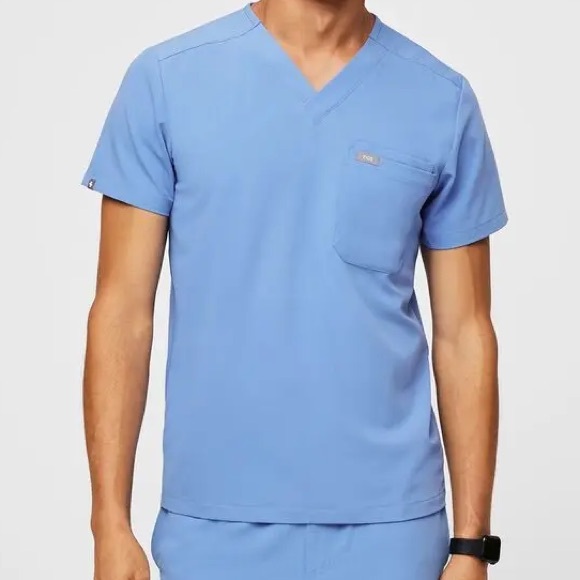 FIGS Men’s Ceil Blue Leon Three-Pocket Scrub Top - Picture 1 of 8